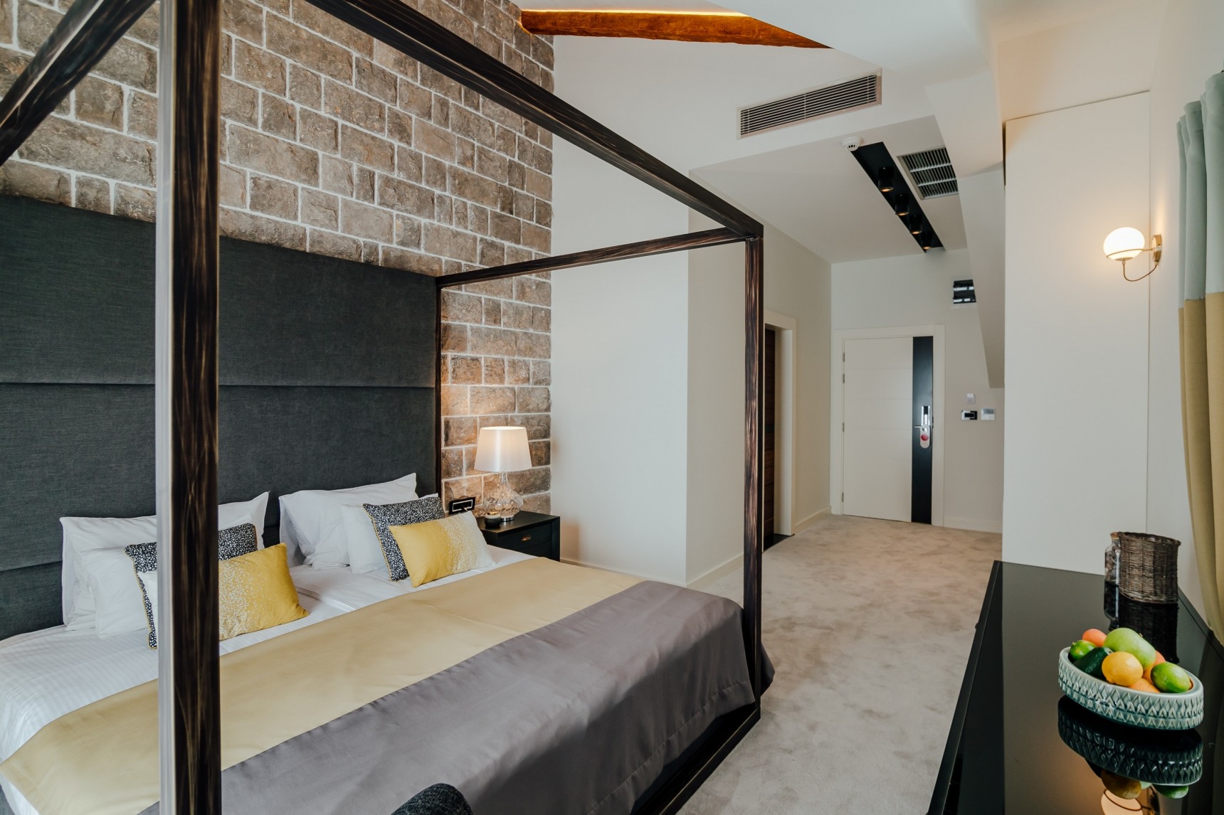 Gallery Double/twin room with balcony 1